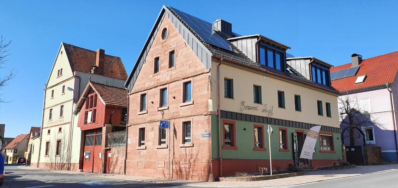 Uettingen Wirtshaus & Hotel Zur Alten Brauerei Zapf المظهر الخارجي الصورة