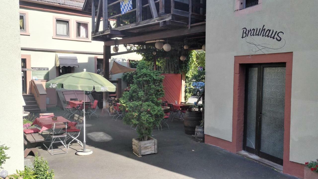 Uettingen Wirtshaus & Hotel Zur Alten Brauerei Zapf المظهر الخارجي الصورة